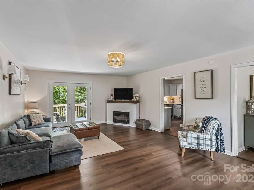 207 Jacksons Run, Morganton, NC 28655.  MLS# CAR4279298, YatesRealty ID 24567. 