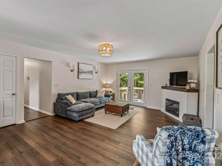 207 Jacksons Run, Morganton, NC 28655.  MLS# CAR4279298, YatesRealty ID 24567. 