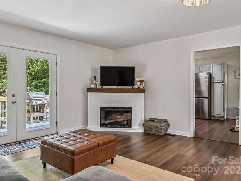 207 Jacksons Run, Morganton, NC 28655.  MLS# CAR4279298, YatesRealty ID 24567. 