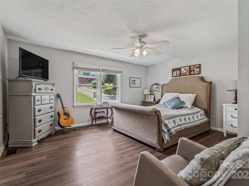 207 Jacksons Run, Morganton, NC 28655.  MLS# CAR4279298, YatesRealty ID 24567. 