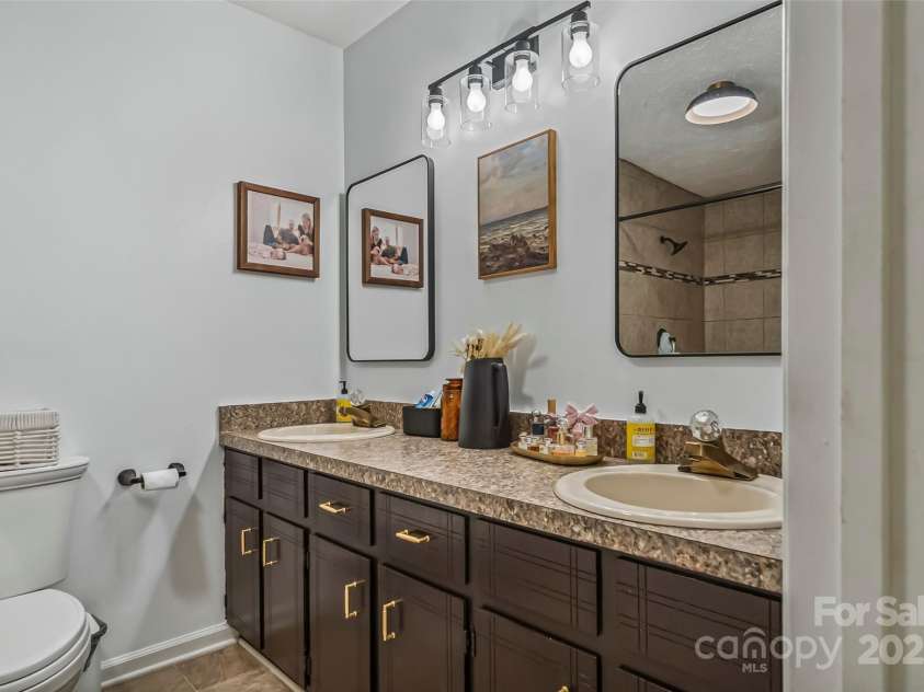 207 Jacksons Run, Morganton, NC 28655.  MLS# CAR4279298, YatesRealty ID 24567. 