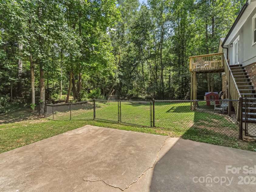 207 Jacksons Run, Morganton, NC 28655.  MLS# CAR4279298, YatesRealty ID 24567. 