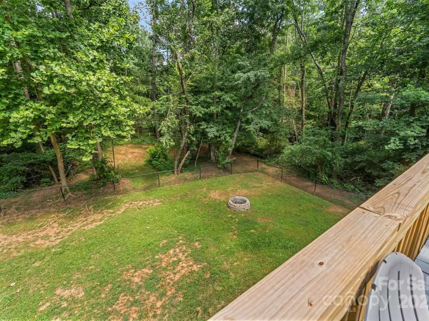 207 Jacksons Run, Morganton, NC 28655.  MLS# CAR4279298, YatesRealty ID 24567. 