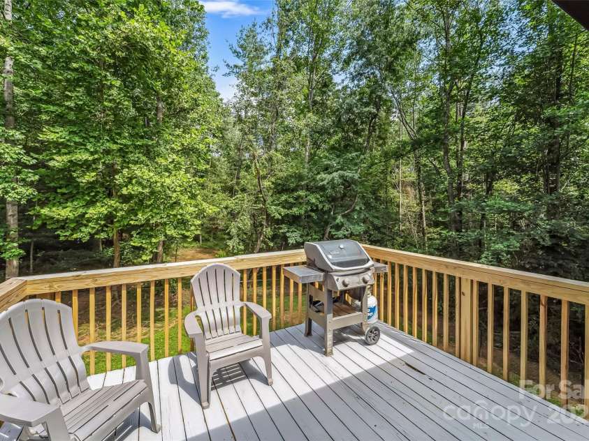 207 Jacksons Run, Morganton, NC 28655.  MLS# CAR4279298, YatesRealty ID 24567. 