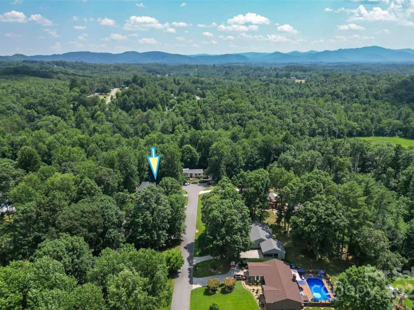 207 Jacksons Run, Morganton, NC 28655.  MLS# CAR4279298, YatesRealty ID 24567. 