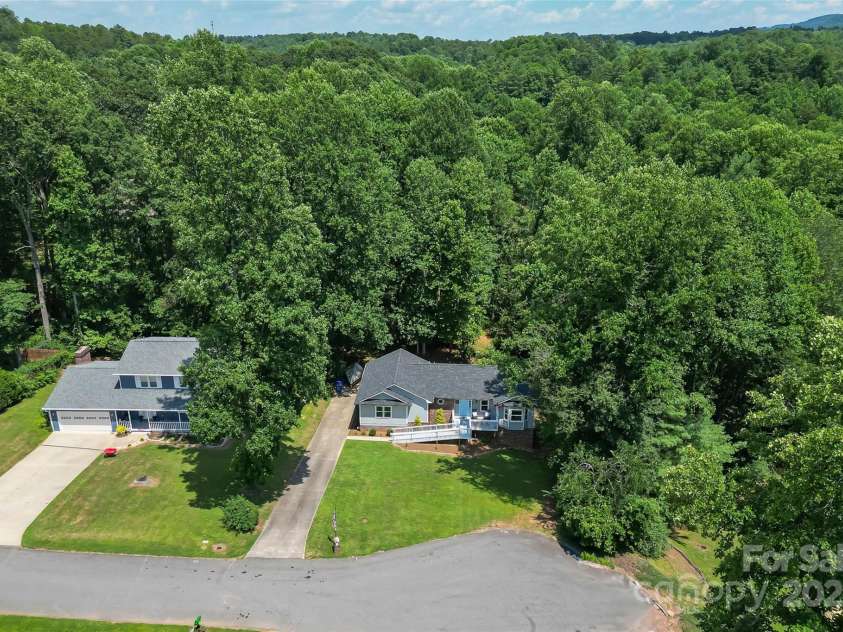 207 Jacksons Run, Morganton, NC 28655.  MLS# CAR4279298, YatesRealty ID 24567. 