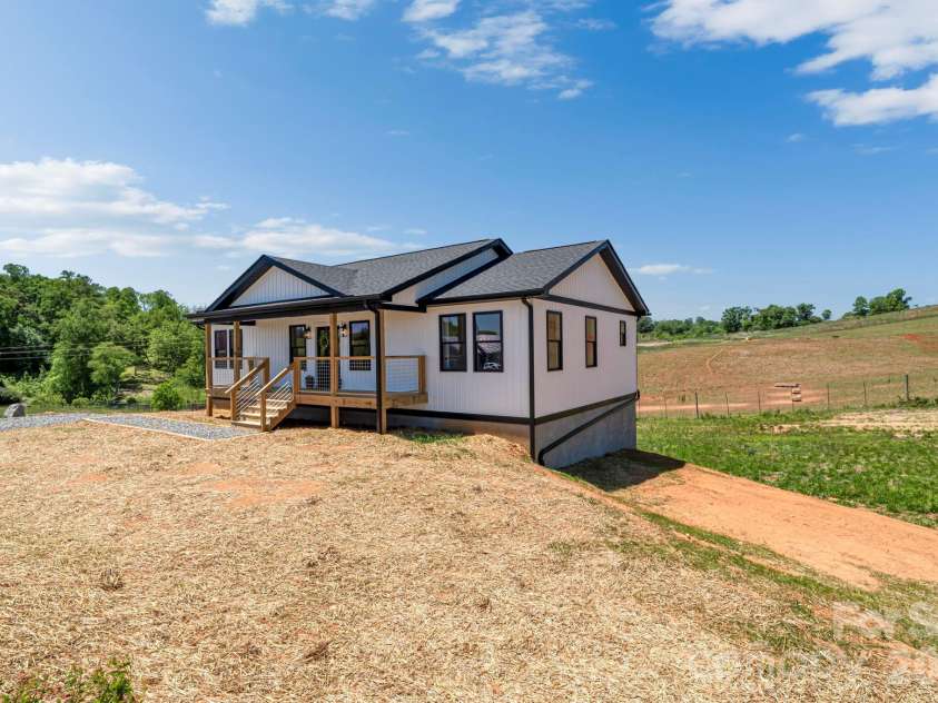 33 Pilgrims Path Lane, Alexander, NC 28701.  MLS# CAR4374090, YatesRealty ID 24567. 