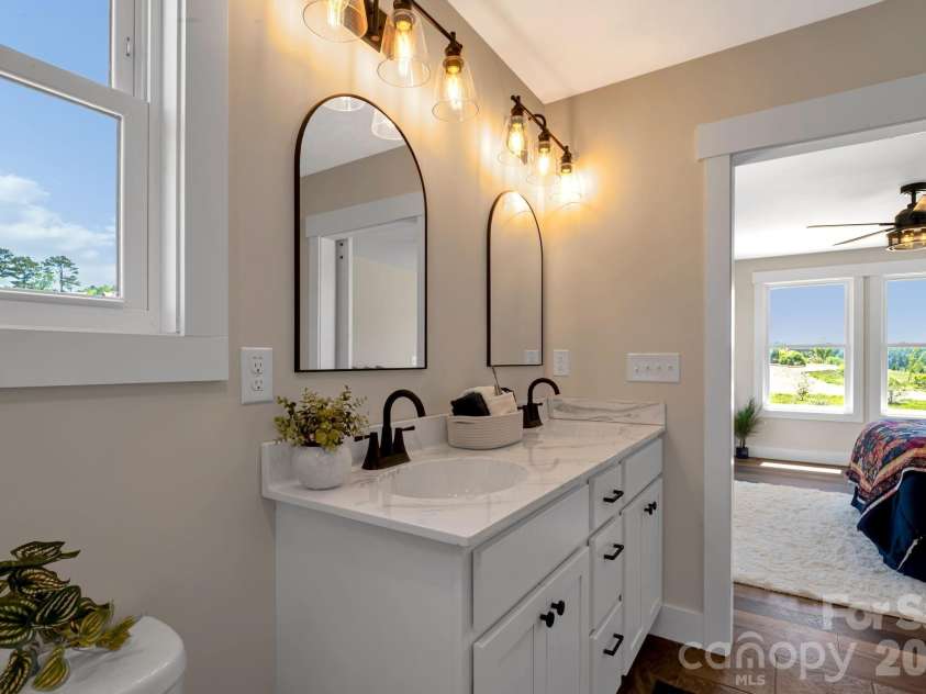 33 Pilgrims Path Lane, Alexander, NC 28701.  MLS# CAR4374090, YatesRealty ID 24567. Primary en-suite Full Bath