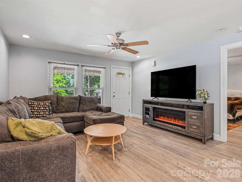 523 Patterson Avenue, Kannapolis, NC 28083.  MLS# CAR4384336, YatesRealty ID 24568. 