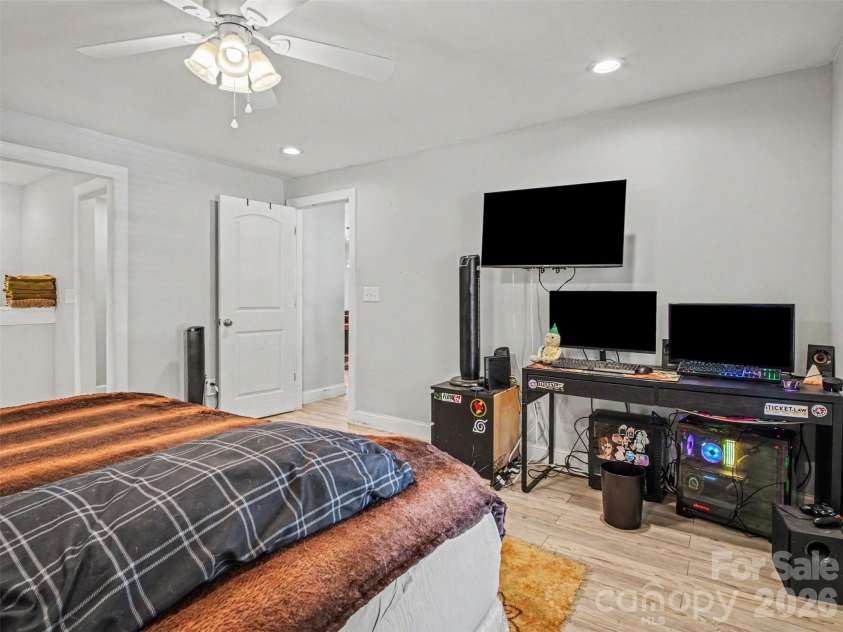 523 Patterson Avenue, Kannapolis, NC 28083.  MLS# CAR4384336, YatesRealty ID 24568. 