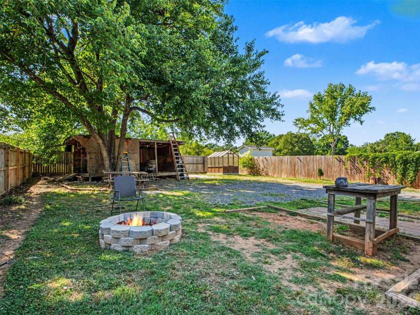 523 Patterson Avenue, Kannapolis, NC 28083.  MLS# CAR4384336, YatesRealty ID 24568. 