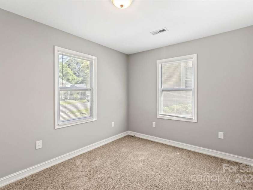 113 5th Avenue, Gastonia, NC 28052.  MLS# CAR4269345, YatesRealty ID 24569. 