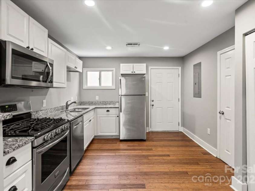 113 5th Avenue, Gastonia, NC 28052.  MLS# CAR4269345, YatesRealty ID 24569. 
