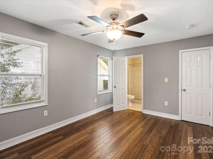 113 5th Avenue, Gastonia, NC 28052.  MLS# CAR4269345, YatesRealty ID 24569. 