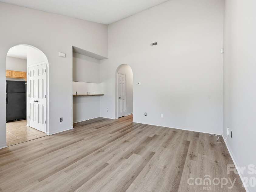 6330 Derryfield Drive, Charlotte, NC 28213.  MLS# CAR4383074, YatesRealty ID 24569. 