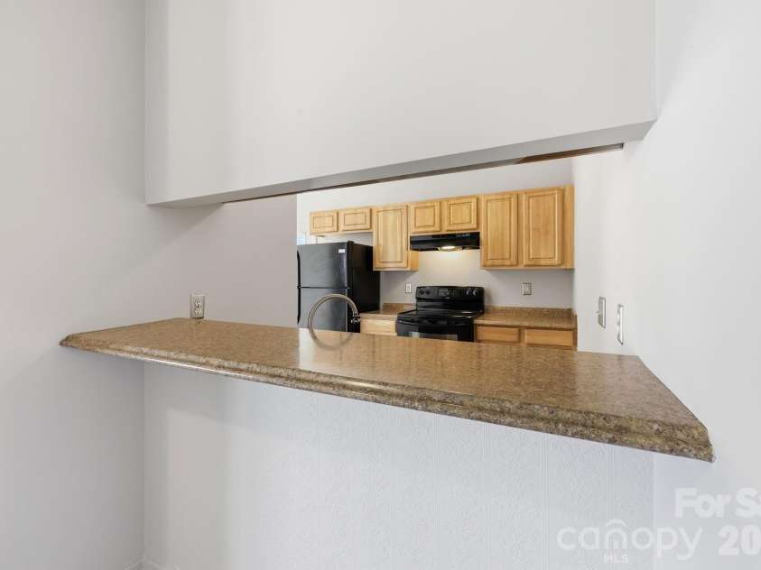 6330 Derryfield Drive, Charlotte, NC 28213.  MLS# CAR4383074, YatesRealty ID 24569. 
