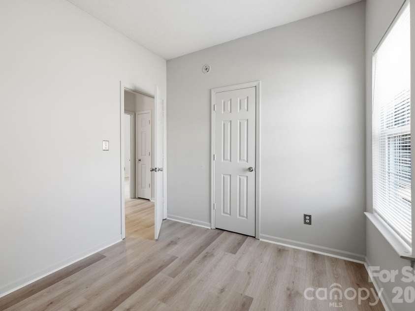 6330 Derryfield Drive, Charlotte, NC 28213.  MLS# CAR4383074, YatesRealty ID 24569. 
