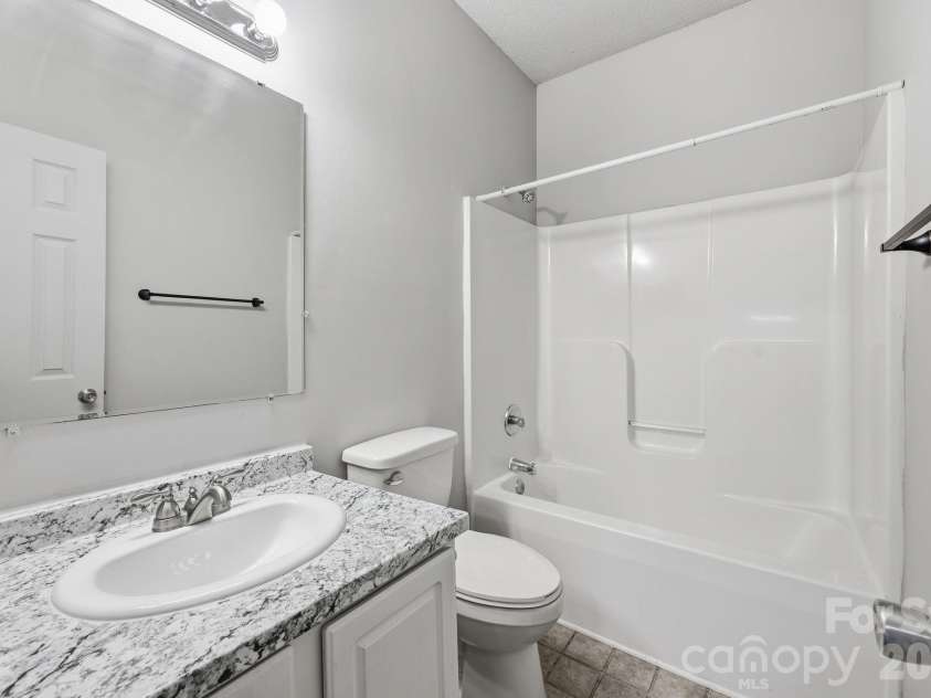 6330 Derryfield Drive, Charlotte, NC 28213.  MLS# CAR4383074, YatesRealty ID 24569. 
