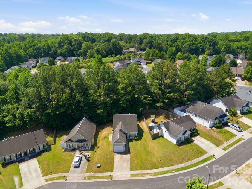 6330 Derryfield Drive, Charlotte, NC 28213.  MLS# CAR4383074, YatesRealty ID 24569. 
