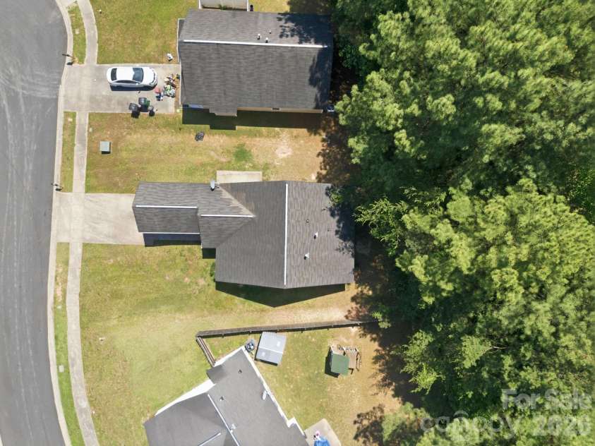 6330 Derryfield Drive, Charlotte, NC 28213.  MLS# CAR4383074, YatesRealty ID 24569. 