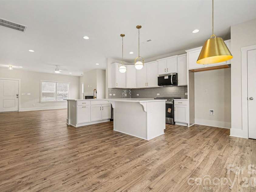 4768 Americana Avenue, Charlotte, NC 28215.  MLS# CAR4342120, YatesRealty ID 2457. 