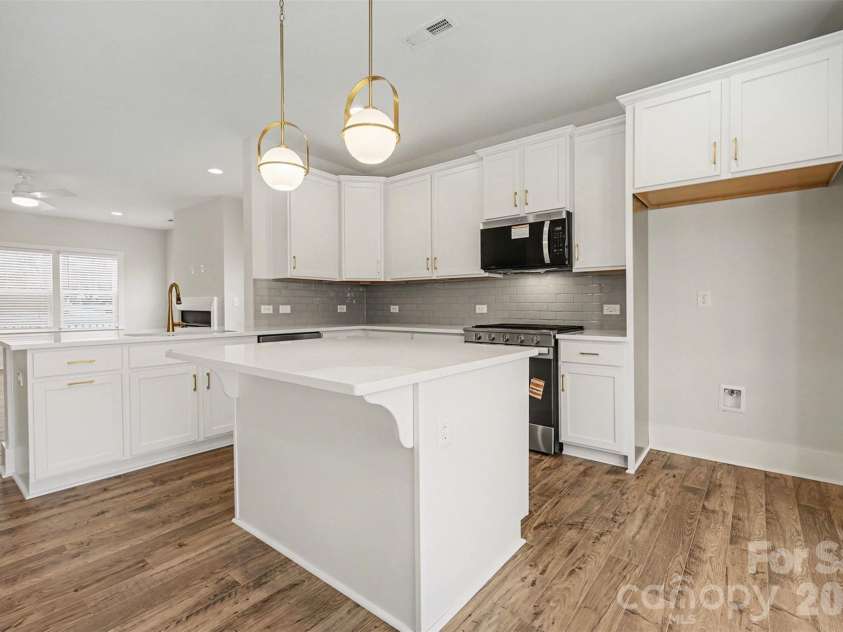 4768 Americana Avenue, Charlotte, NC 28215.  MLS# CAR4342120, YatesRealty ID 2457. 