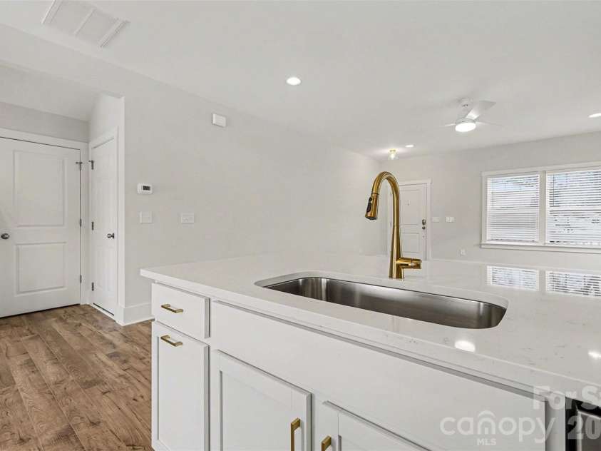 4768 Americana Avenue, Charlotte, NC 28215.  MLS# CAR4342120, YatesRealty ID 2457. 