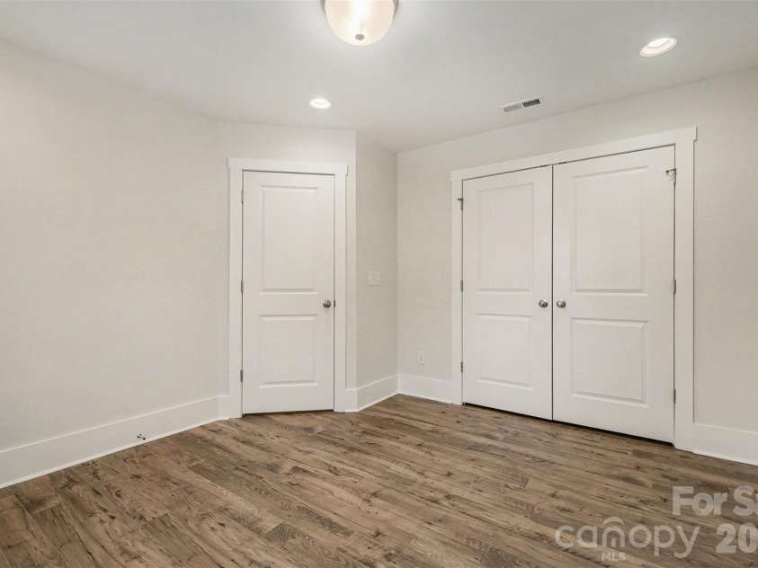 4768 Americana Avenue, Charlotte, NC 28215.  MLS# CAR4342120, YatesRealty ID 2457. 