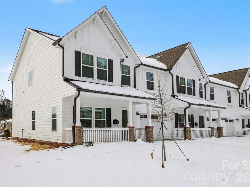 4768 Americana Avenue, Charlotte, NC 28215.  MLS# CAR4342120, YatesRealty ID 2457. 