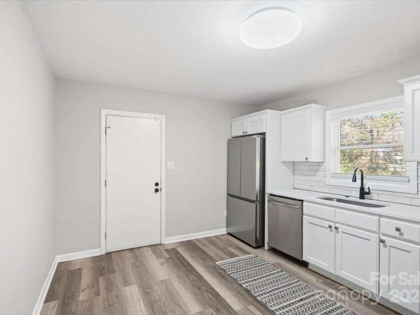 624 Dundeen Drive, Gastonia, NC 28052.  MLS# CAR4200328, YatesRealty ID 2457. 