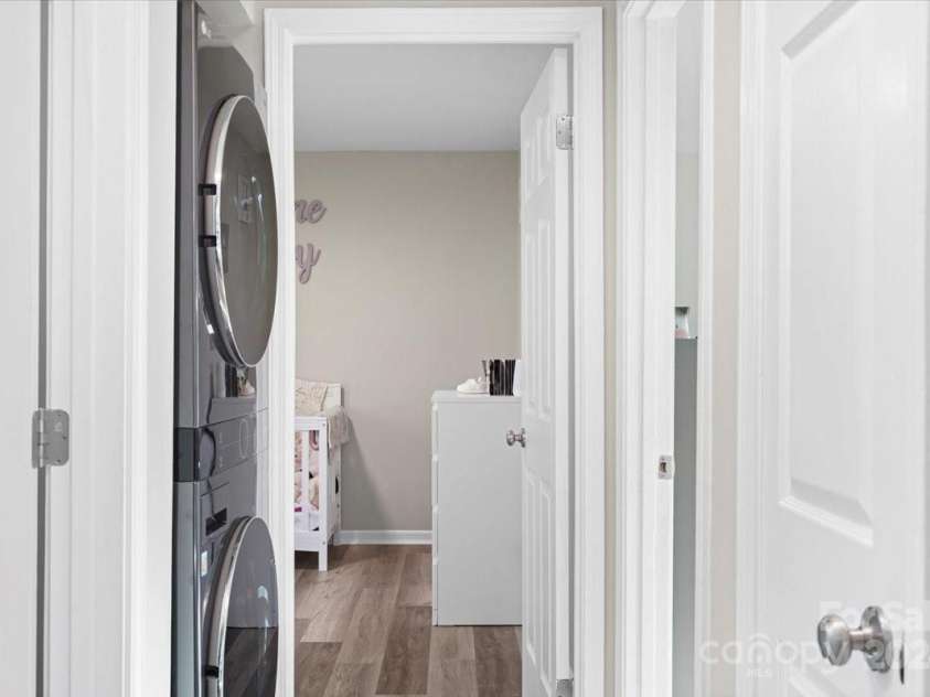624 Dundeen Drive, Gastonia, NC 28052.  MLS# CAR4200328, YatesRealty ID 2457. Hallway