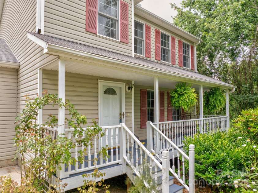 7 Mill Stone Drive, Asheville, NC 28803.  MLS# CAR4267666, YatesRealty ID 24570. 