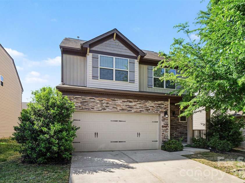 2828 San Saba Street, Charlotte, NC 28214.  MLS# CAR4373803, YatesRealty ID 24571. 