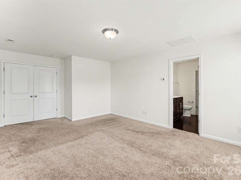 2828 San Saba Street, Charlotte, NC 28214.  MLS# CAR4373803, YatesRealty ID 24571. Master Bedroom