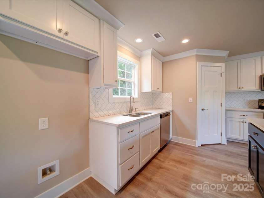 1133 Heather Oak Lane, Oakboro, NC 28129.  MLS# CAR4167649, YatesRealty ID 24572. 
