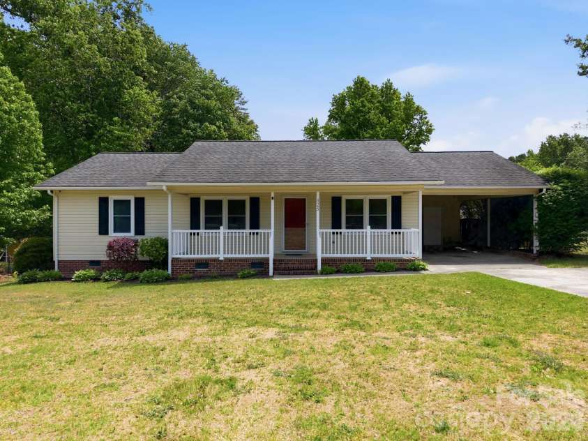 425 Catawba Drive, Salisbury, NC 28147.  MLS# CAR4379262, YatesRealty ID 24572. 