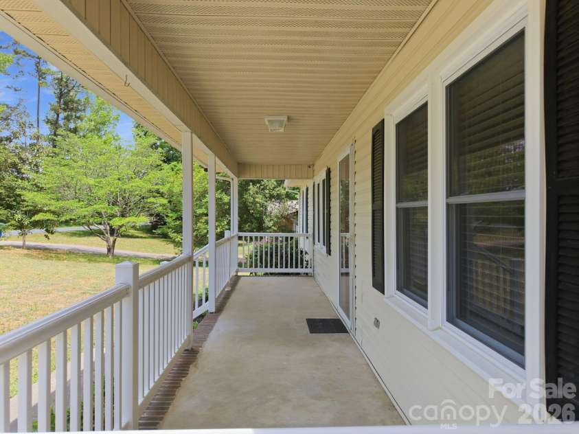 425 Catawba Drive, Salisbury, NC 28147.  MLS# CAR4379262, YatesRealty ID 24572. 