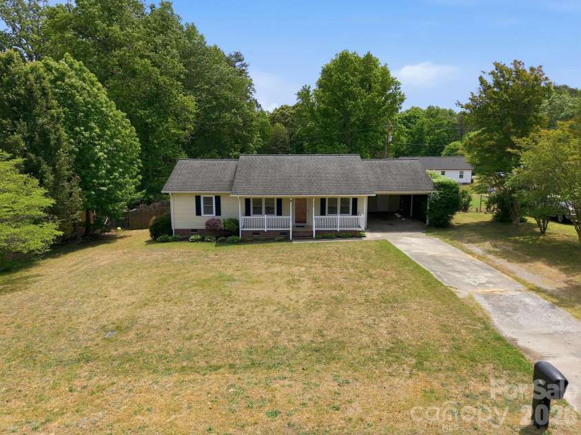 425 Catawba Drive, Salisbury, NC 28147.  MLS# CAR4379262, YatesRealty ID 24572. 
