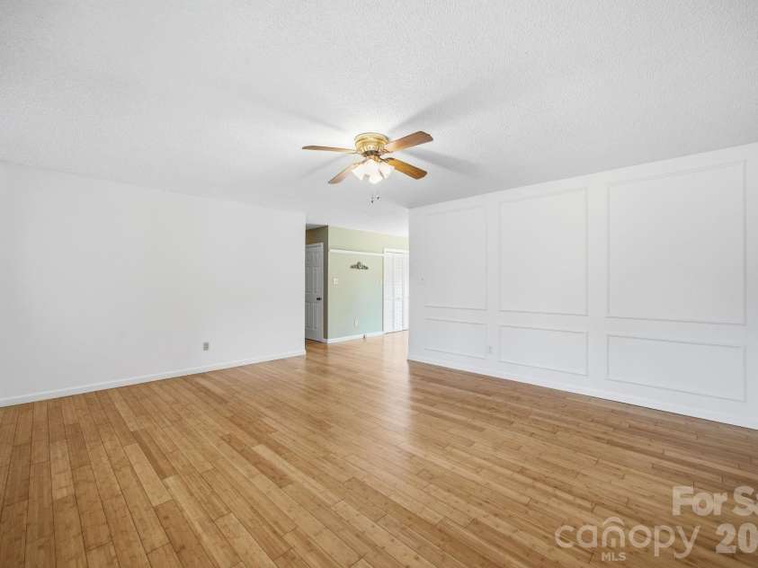 425 Catawba Drive, Salisbury, NC 28147.  MLS# CAR4379262, YatesRealty ID 24572. 