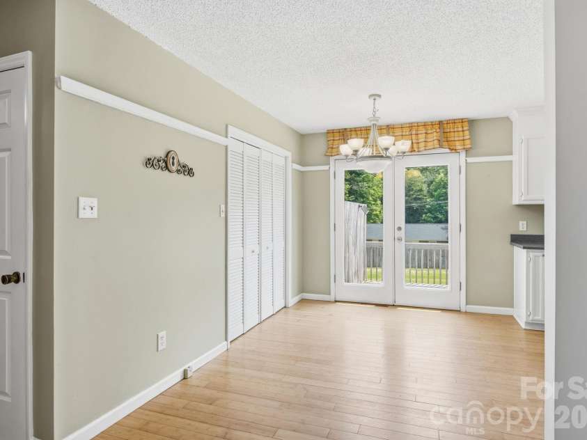 425 Catawba Drive, Salisbury, NC 28147.  MLS# CAR4379262, YatesRealty ID 24572. 