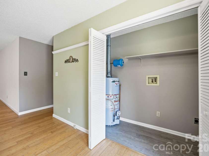 425 Catawba Drive, Salisbury, NC 28147.  MLS# CAR4379262, YatesRealty ID 24572. 
