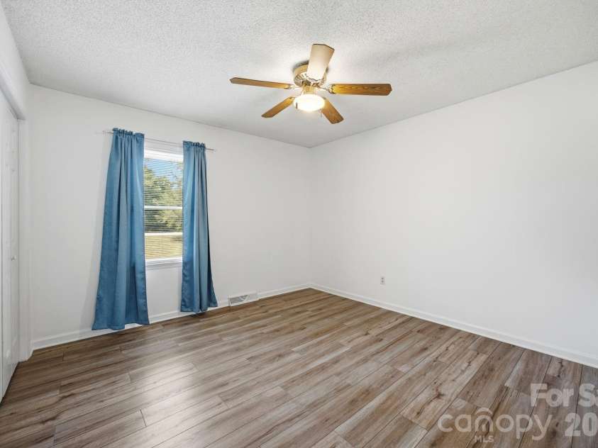 425 Catawba Drive, Salisbury, NC 28147.  MLS# CAR4379262, YatesRealty ID 24572. 