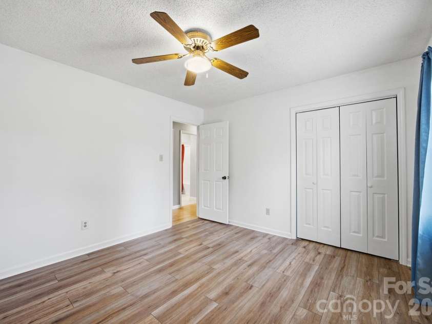 425 Catawba Drive, Salisbury, NC 28147.  MLS# CAR4379262, YatesRealty ID 24572. 