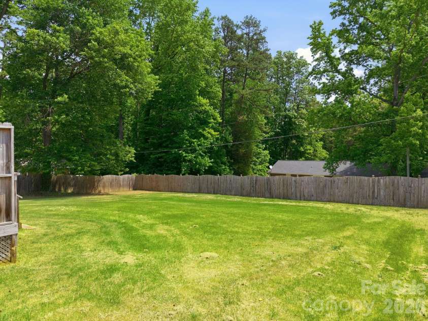 425 Catawba Drive, Salisbury, NC 28147.  MLS# CAR4379262, YatesRealty ID 24572. 