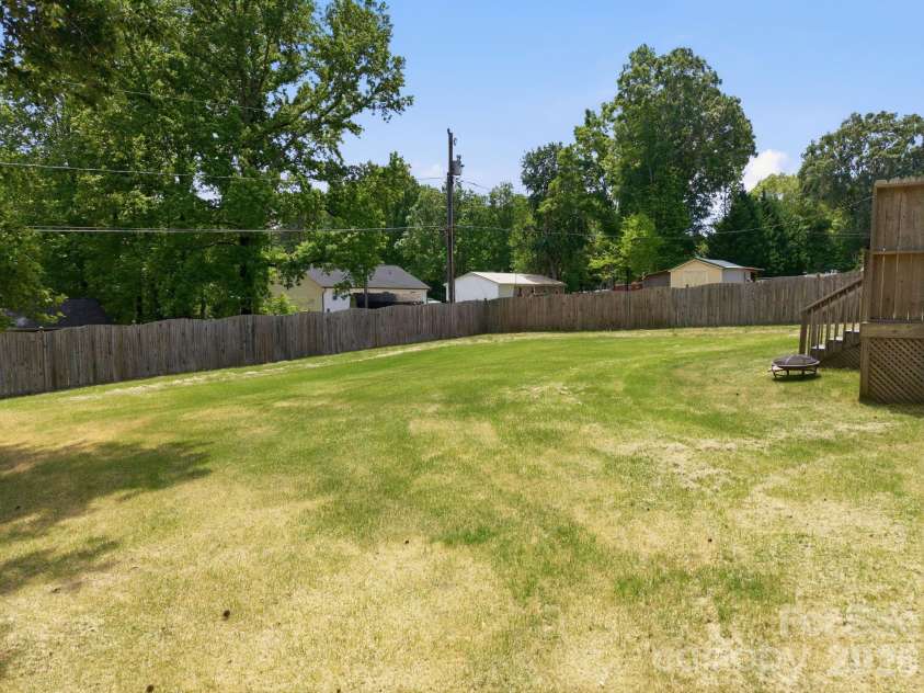 425 Catawba Drive, Salisbury, NC 28147.  MLS# CAR4379262, YatesRealty ID 24572. 