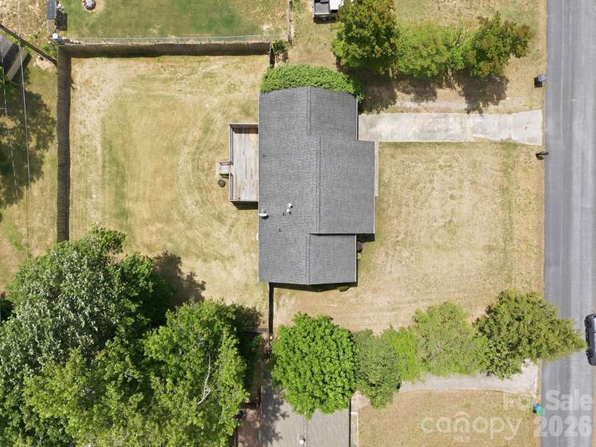 425 Catawba Drive, Salisbury, NC 28147.  MLS# CAR4379262, YatesRealty ID 24572. 