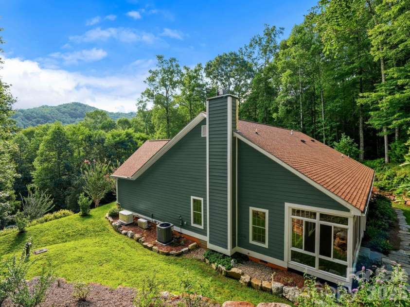 455 Blue Mist Way, Arden, NC 28704.  MLS# CAR4402174, YatesRealty ID 24573. 