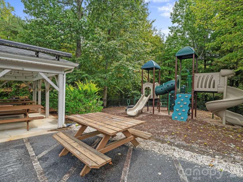 455 Blue Mist Way, Arden, NC 28704.  MLS# CAR4402174, YatesRealty ID 24573. Community Picnic Area & Playground