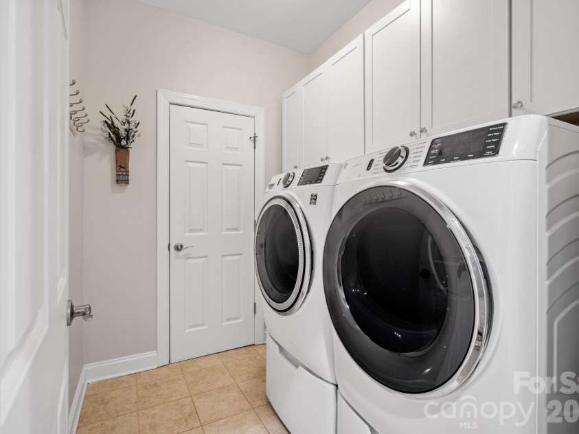 455 Blue Mist Way, Arden, NC 28704.  MLS# CAR4402174, YatesRealty ID 24573. Virtually Staged