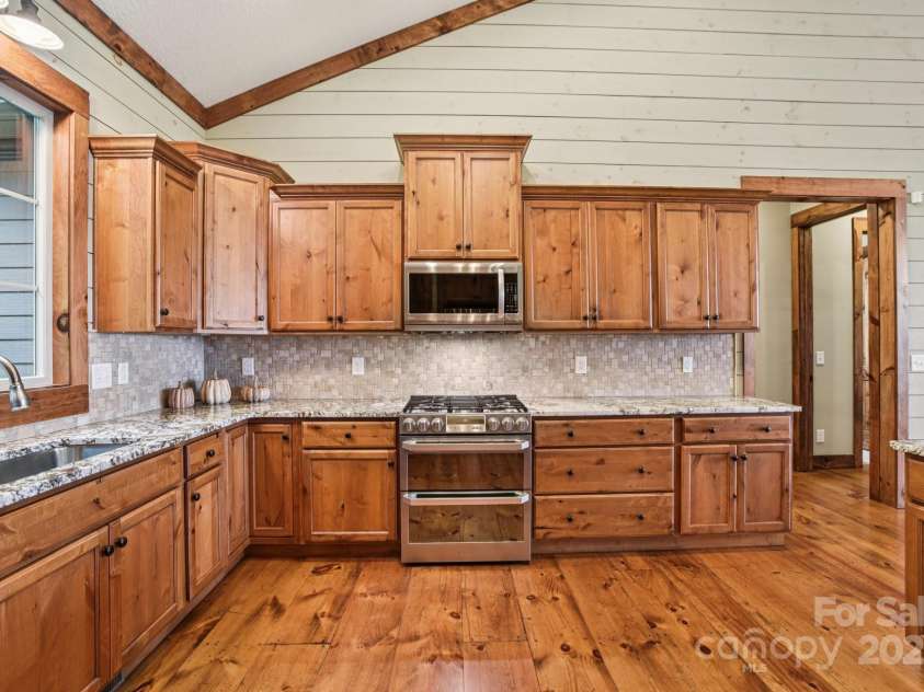 71 Raptor Way, Sapphire, NC 28774.  MLS# CAR4276999, YatesRealty ID 24573. 